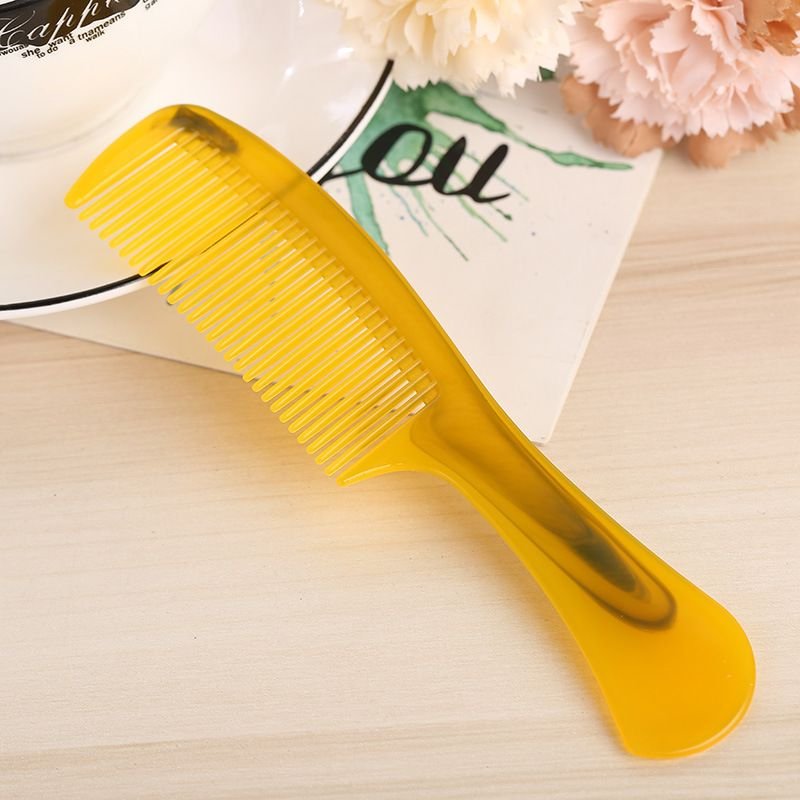 Women'S Simple Handmade Plastic Beef Tendon Horn Medium Tooth Comb