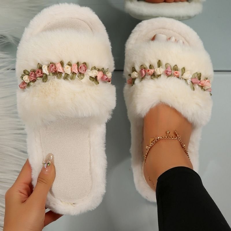 Autumn Winter Women Fashionable Plus Size Floral Decorative Plush Round Toe Flat Slippers