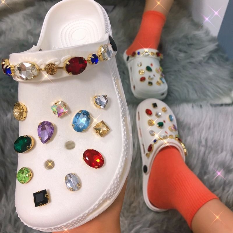 Women Fashion Rhinestone Floral Muffin Hole Slippers