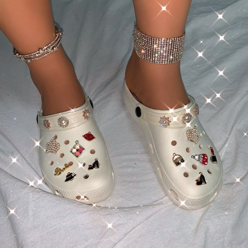 Women Fashion Rhinestone Floral Muffin Hole Slippers