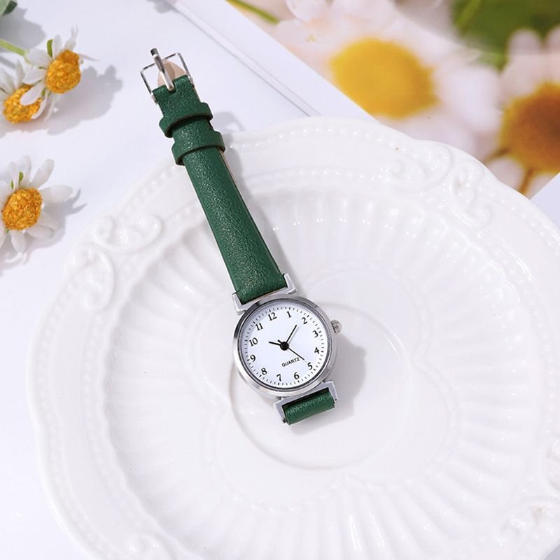 Women Fashion Simple Round Dial Quartz Watch