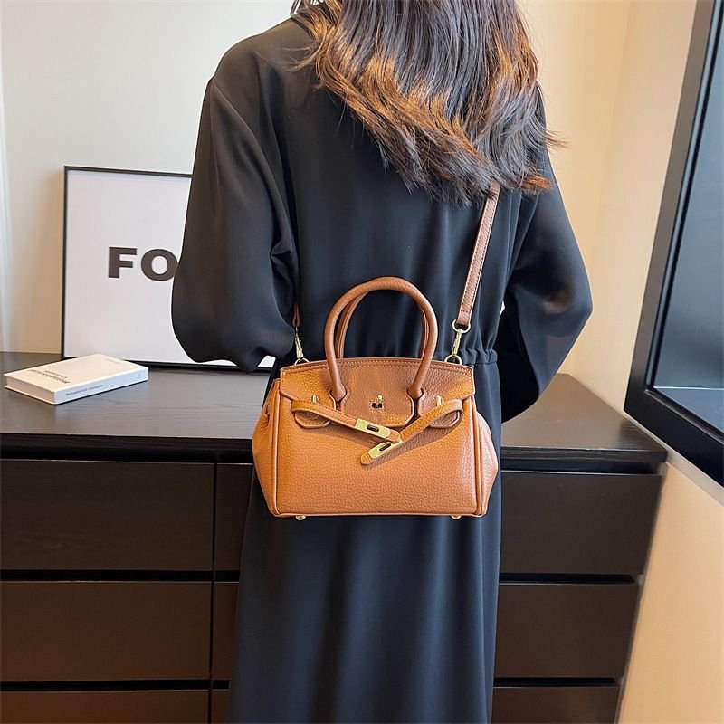 Women Fashionable Simple Large Capacity PU Lock Handle Shoulder Bag