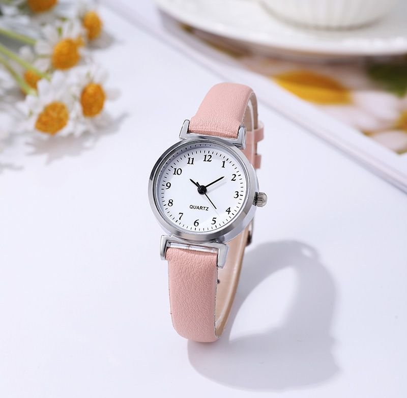 Women Fashion Simple Round Dial Quartz Watch