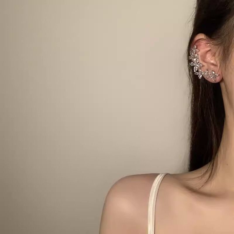 Women Simple Fashion Floral Rhinestone Asymmetric Earrings