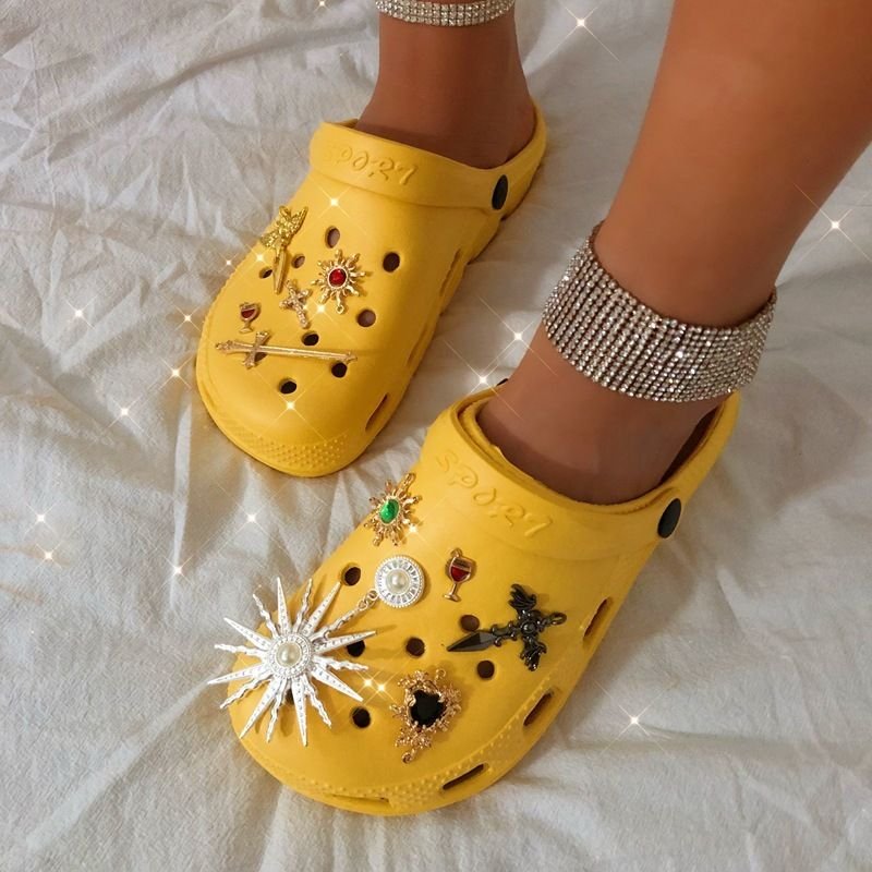 Women Fashion Rhinestone Floral Muffin Hole Slippers