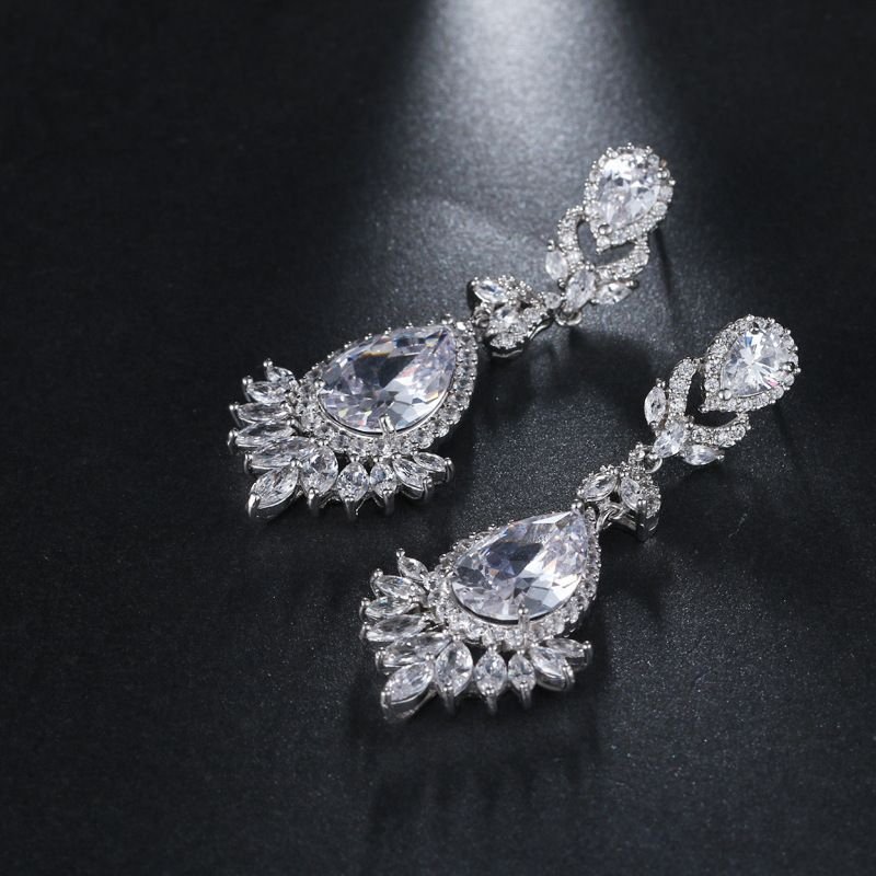 Exaggerated Fashion Rhinestone Earrings