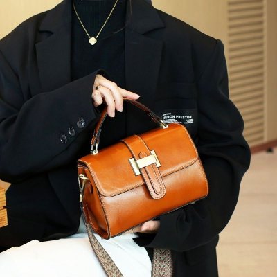 Women Retro Premium Leather Handbag Messenger Bag